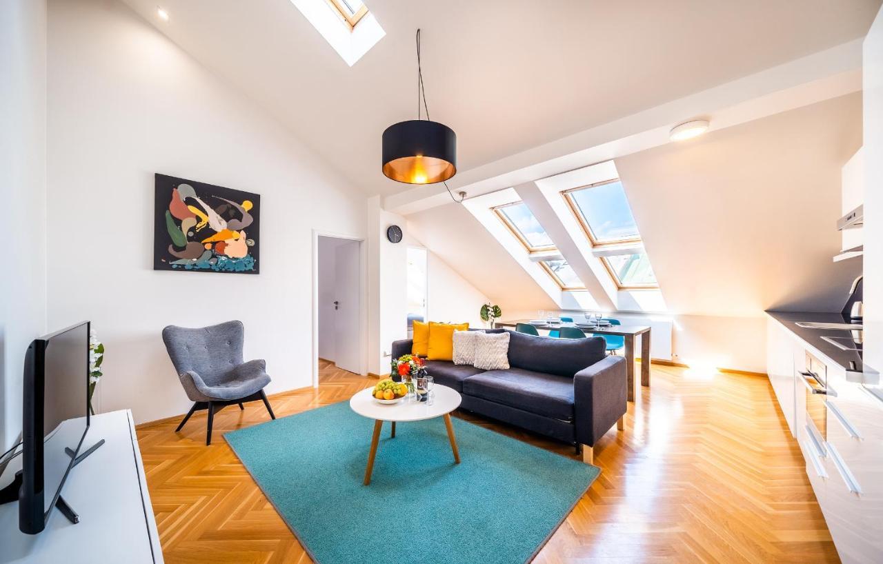 Luxurious Woodrow Wilson Apt In Prague Centre Exteriör bild