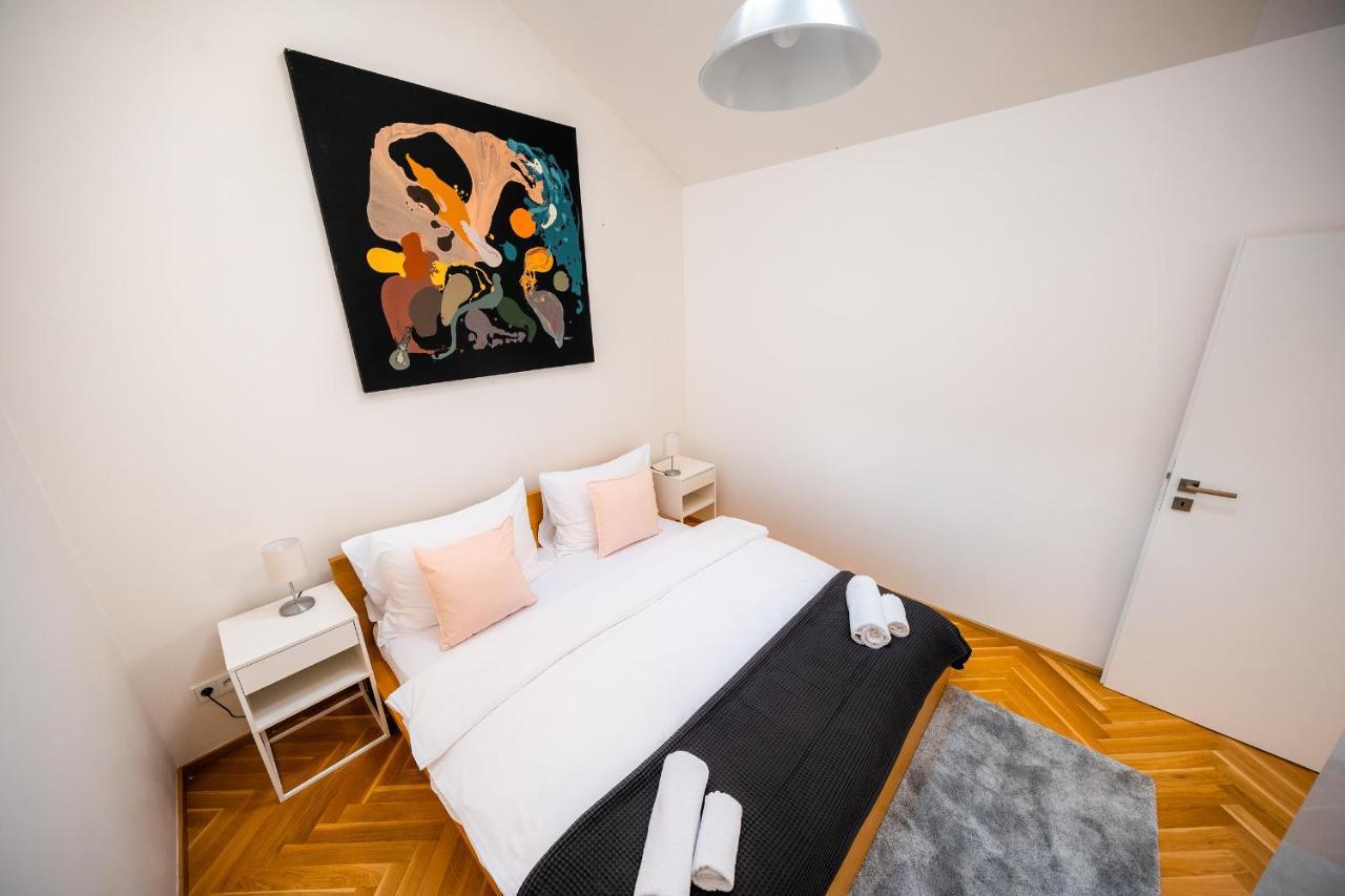 Luxurious Woodrow Wilson Apt In Prague Centre Exteriör bild