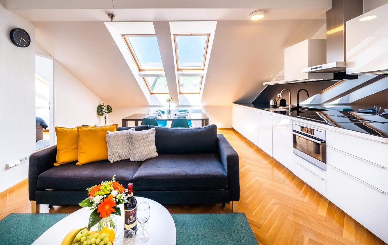 Luxurious Woodrow Wilson Apt In Prague Centre Exteriör bild